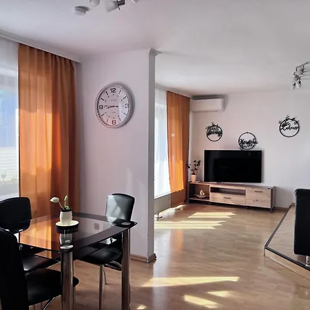 Moderne, Helle Mit Terasse 15min Bis Ob Centro, Klimaanlage *