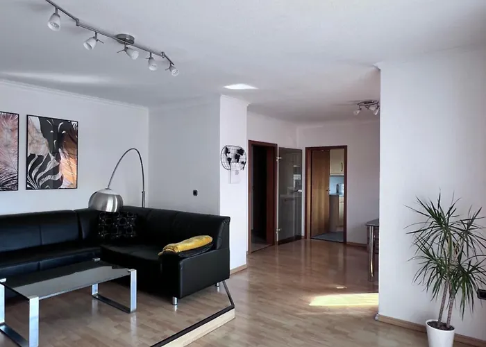 Moderne, Helle Mit Terasse 15min Bis Ob Centro, Klimaanlage