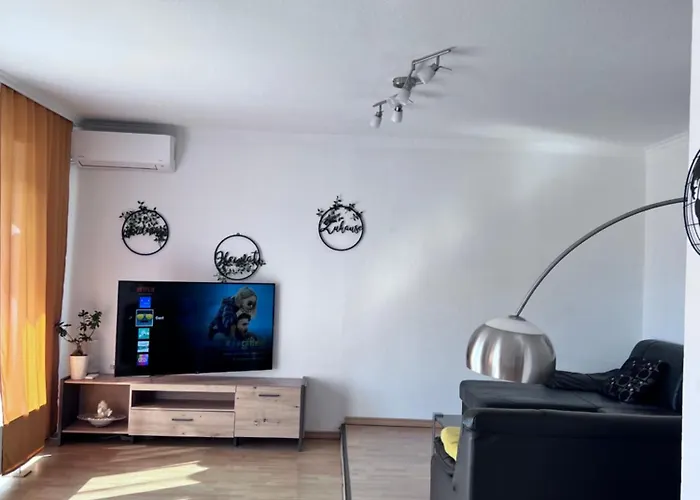 Moderne, Helle Mit Terasse 15min Bis Ob Centro, Klimaanlage